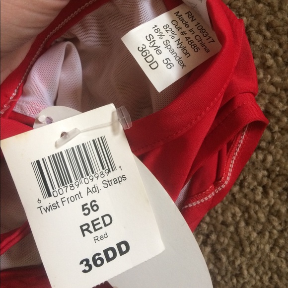 Twist front red bikini top - Picture 3 of 3